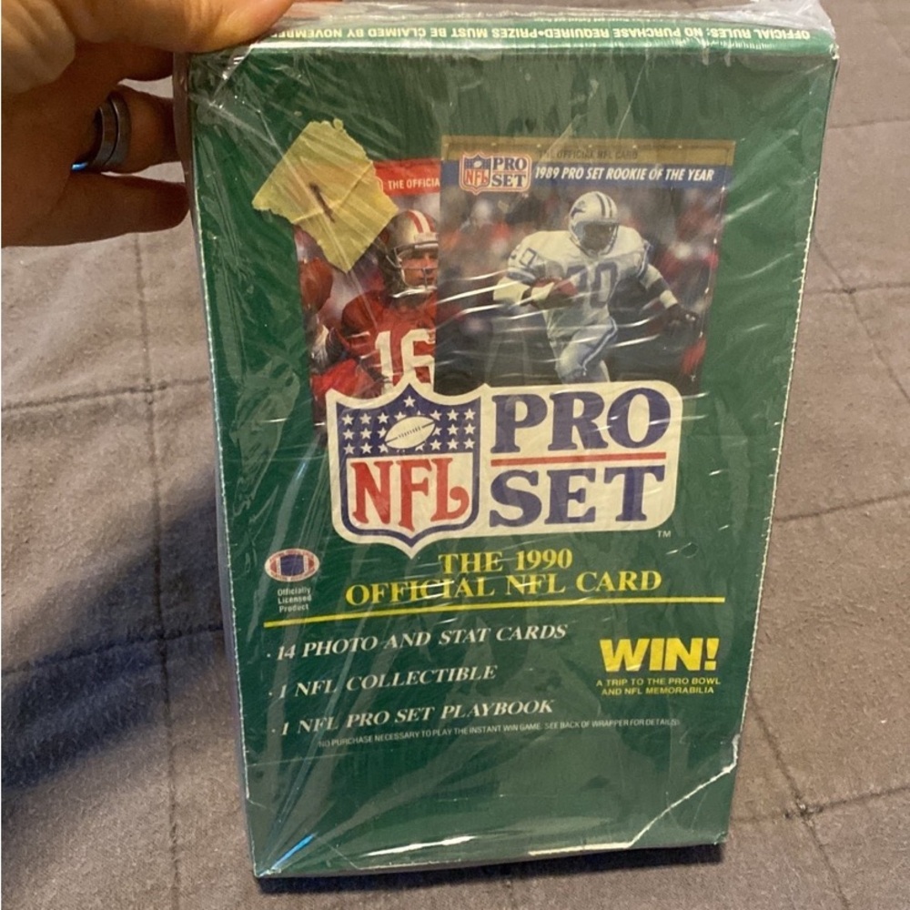 Vintage 1990 Sealed NFL Pro Set, 36 SEALED PACKS !! Trading cards PRICE FIRM!!